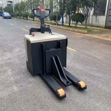 锂电池承载式电动牵引车3.5吨站驾电瓶牵引拖车头纺织行业搬运车