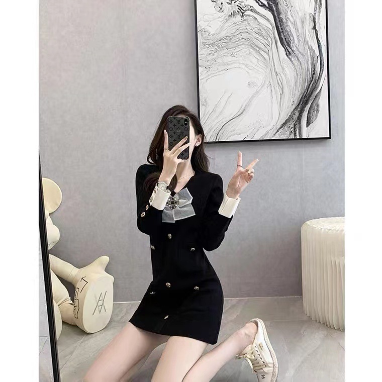 Autumn and Winter 2023 New French Retro Small Elegant Socialite Waist Slimming Knitted Long-Sleeved Dress Women