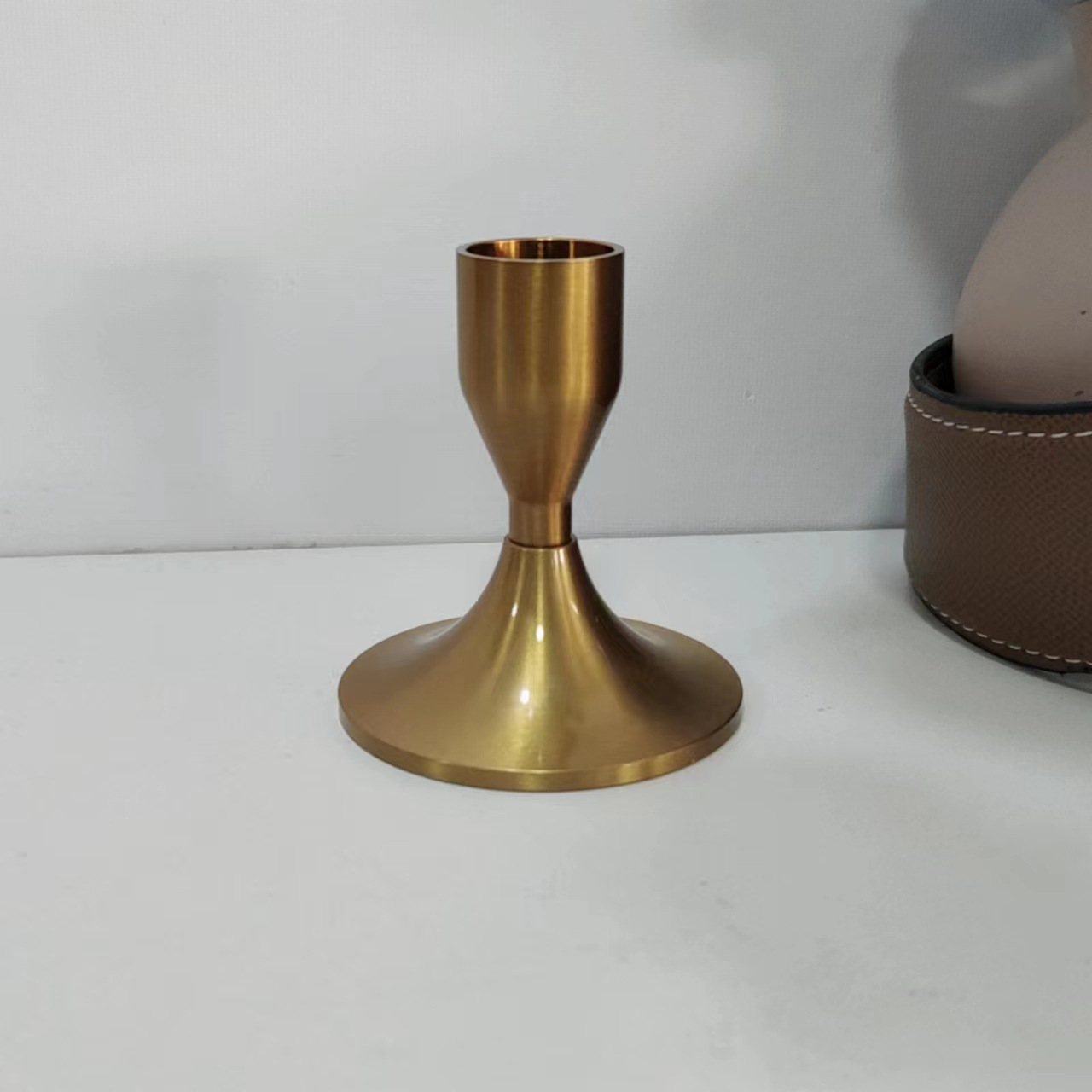Light Luxury European-Style Complex Classical Brass Household Aluminum Candlestick Decoration Metal Romantic Candlelight Dinner Table Ornaments