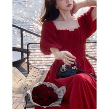 茶歇法式赫本风红裙仙女气质洋气红色方领连衣裙子夏季