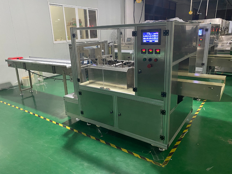 韩国kf94口罩四边封包装机平面口罩包装机kn95口罩包装机辣条包装