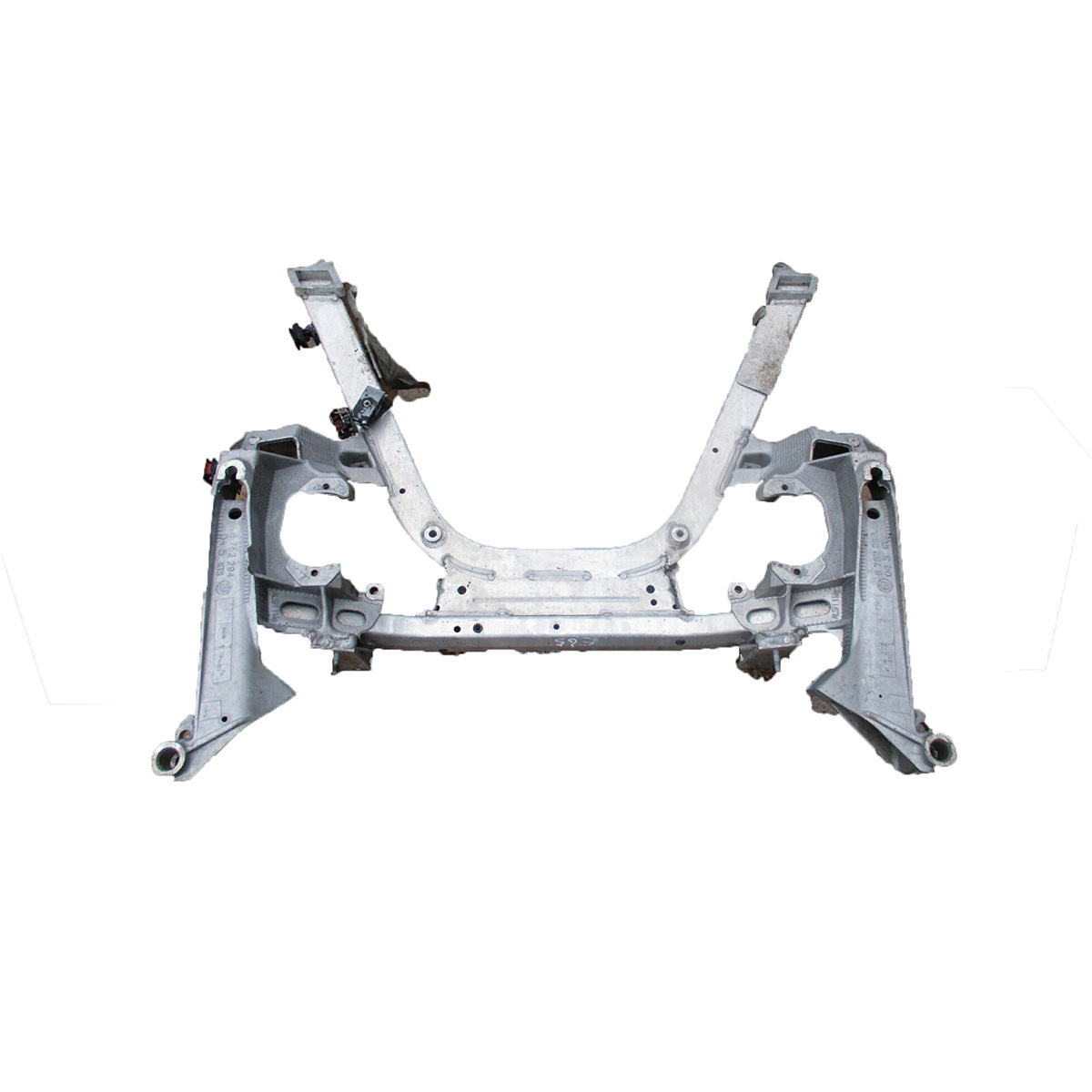 现货汽车配件 前桥元宝梁发动机托架31106769459适用于宝马e66