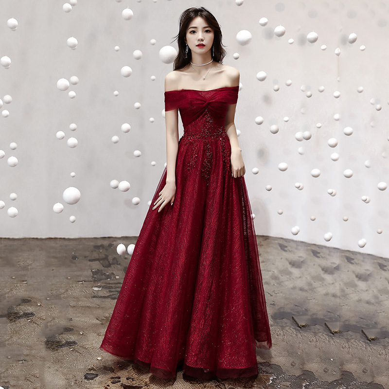 订婚礼服女一字