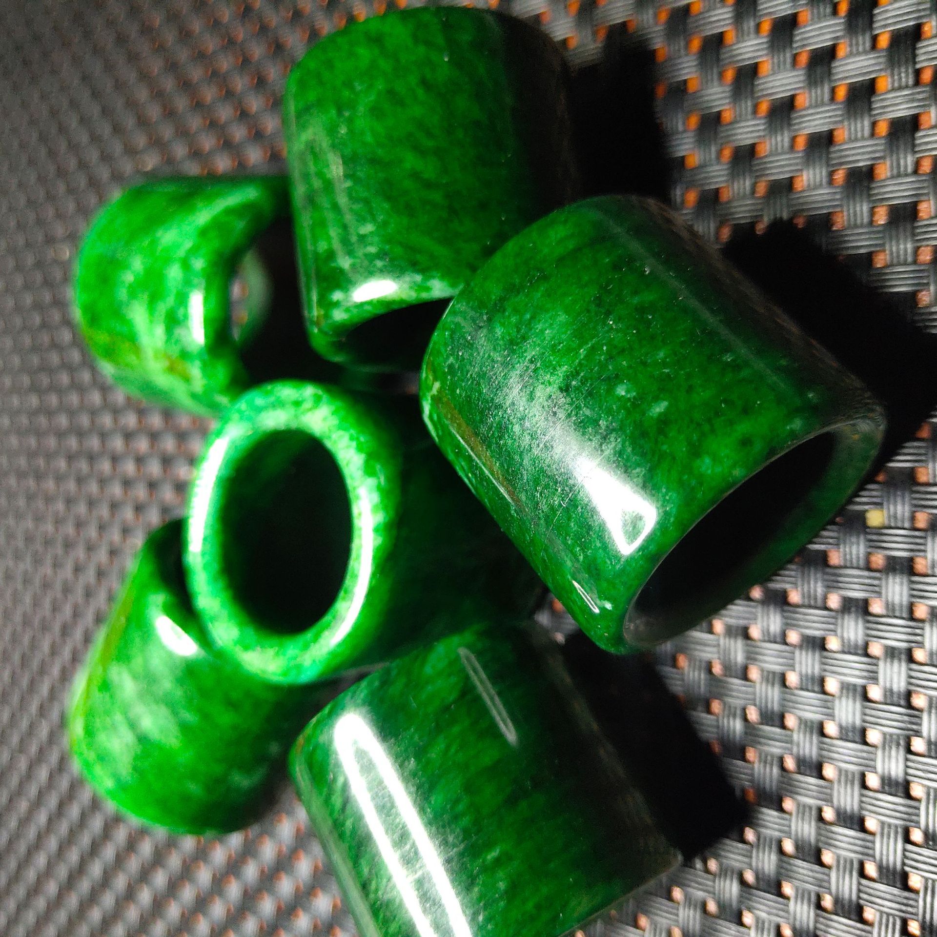 工厂加工批发干青扳指祖母绿干青铁龙生男士翡翠色玉扳指