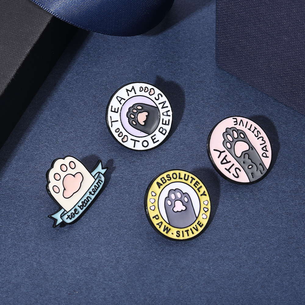 亚马逊卡通爱心猫爪狗爪徽章猫咪的脚印创意猫咪百搭胸针衣饰
