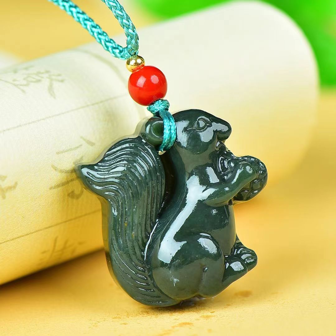 新疆天然和田玉青玉卡通小松鼠项链吊坠男女款民族风玉石文玩挂件