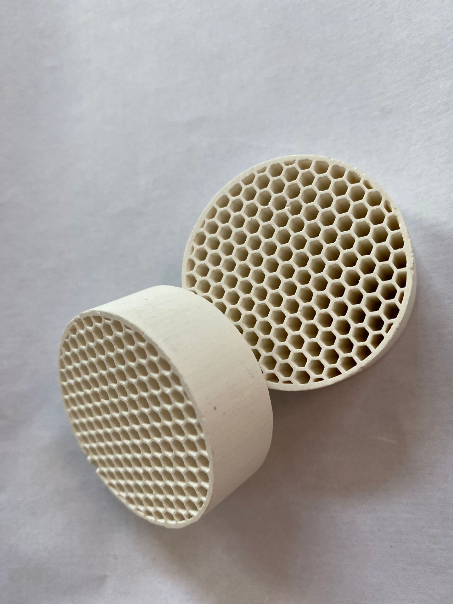 蜂窝陶瓷过滤片 加热炉蓄热体 汽车用蜂窝载体取暖炉红外线陶片