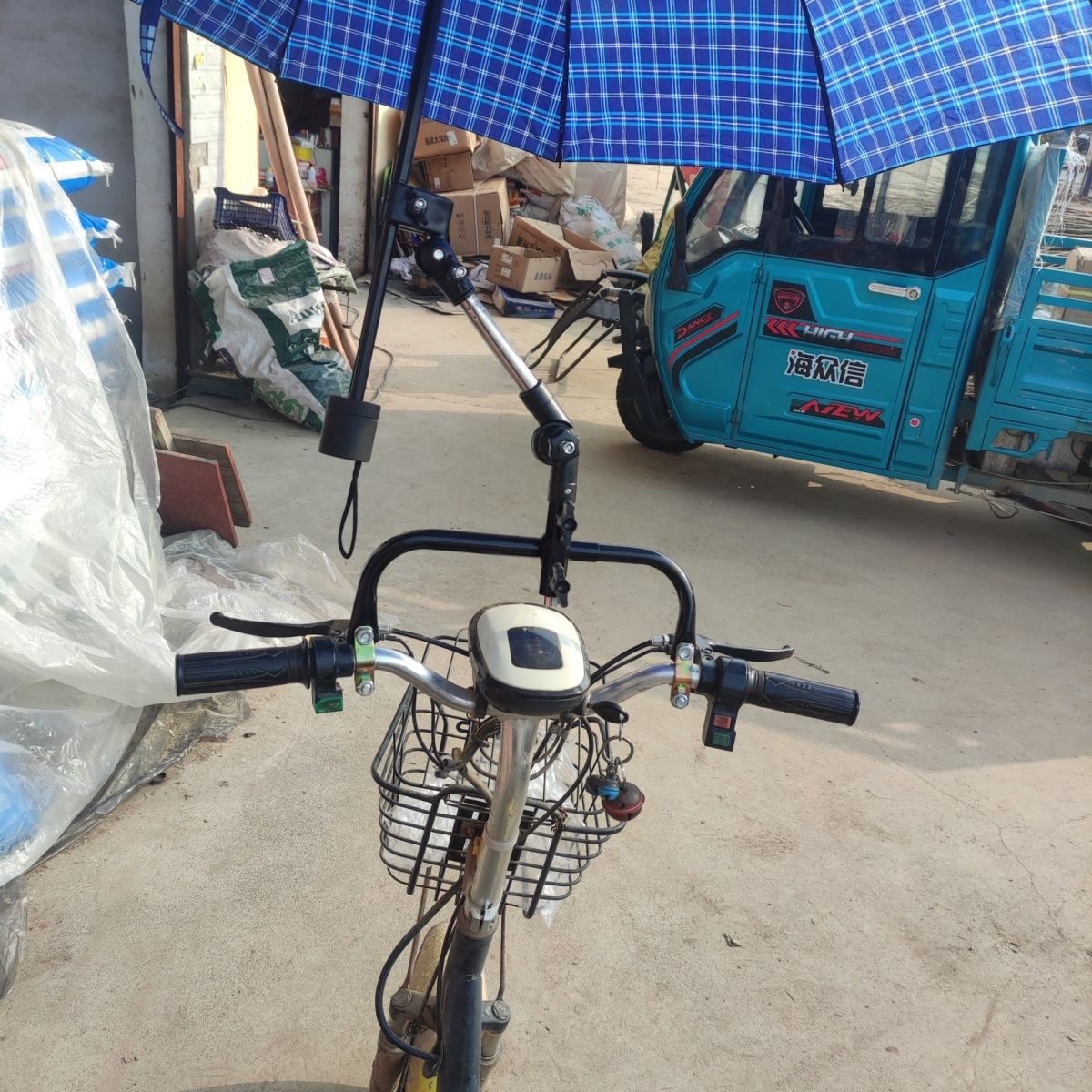 加厚不锈钢自行车伞架撑伞架防雨多功能可折叠防晒电动车雨伞支架