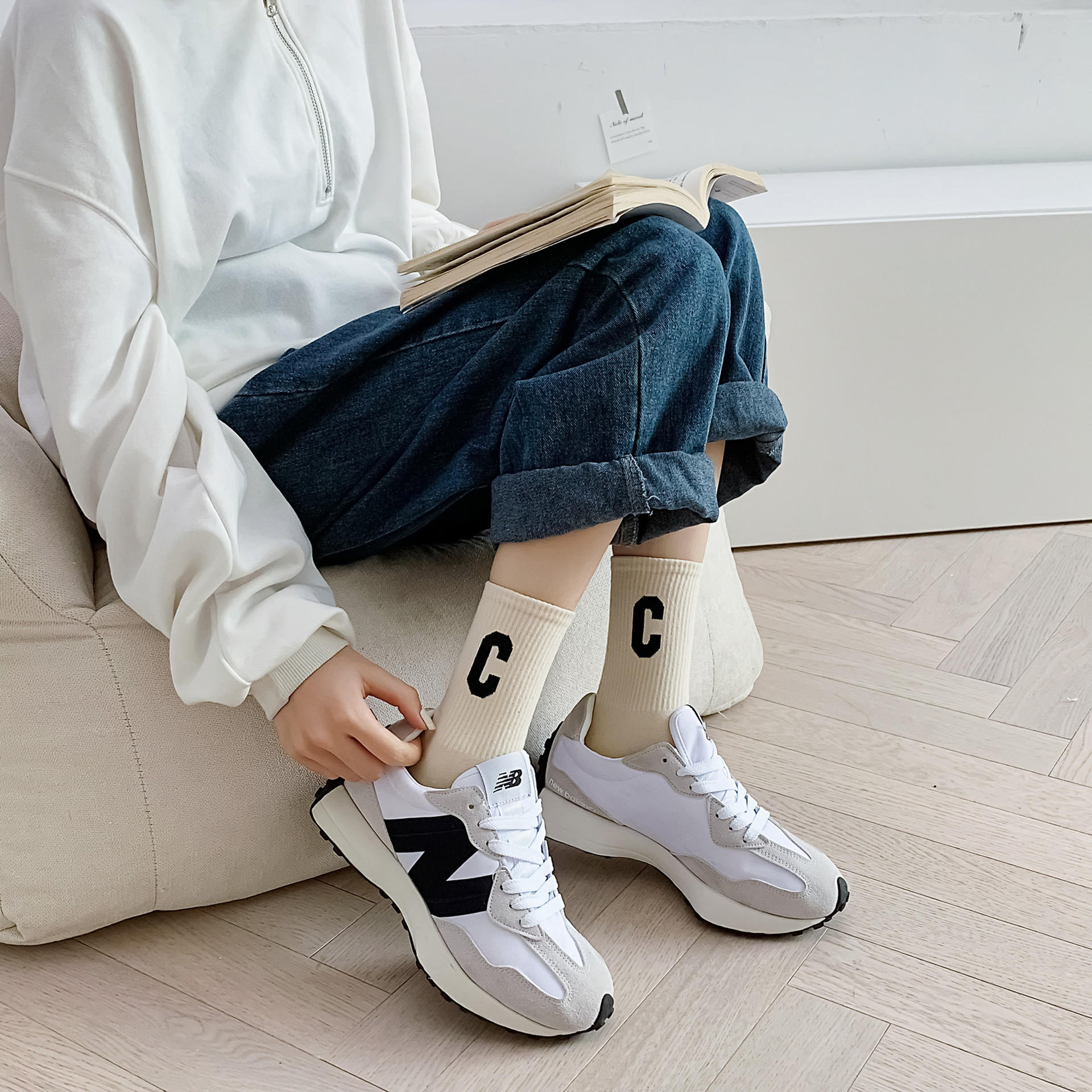 袜子棉女大c字母中筒袜外穿ins潮袜高弹运动长筒堆堆情侣袜子批发