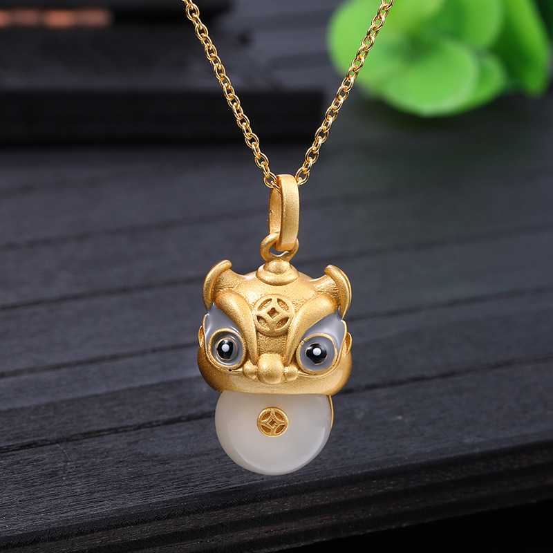 玉狮子吊坠