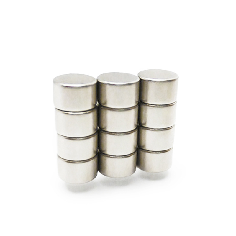 大量现货批发钕铁硼强磁吸铁石d7x5永磁磁钢强力稀土磁铁圆形磁片