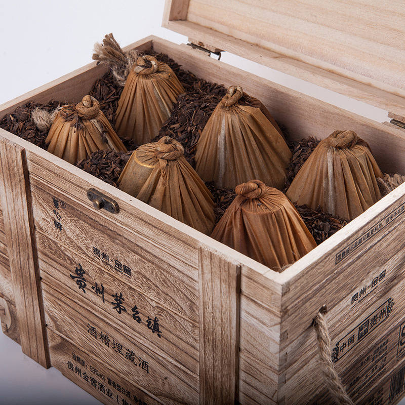 贵州白酒茅台镇酱香型53度500ml纯粮食白酒 酒糟木箱源头工厂直销