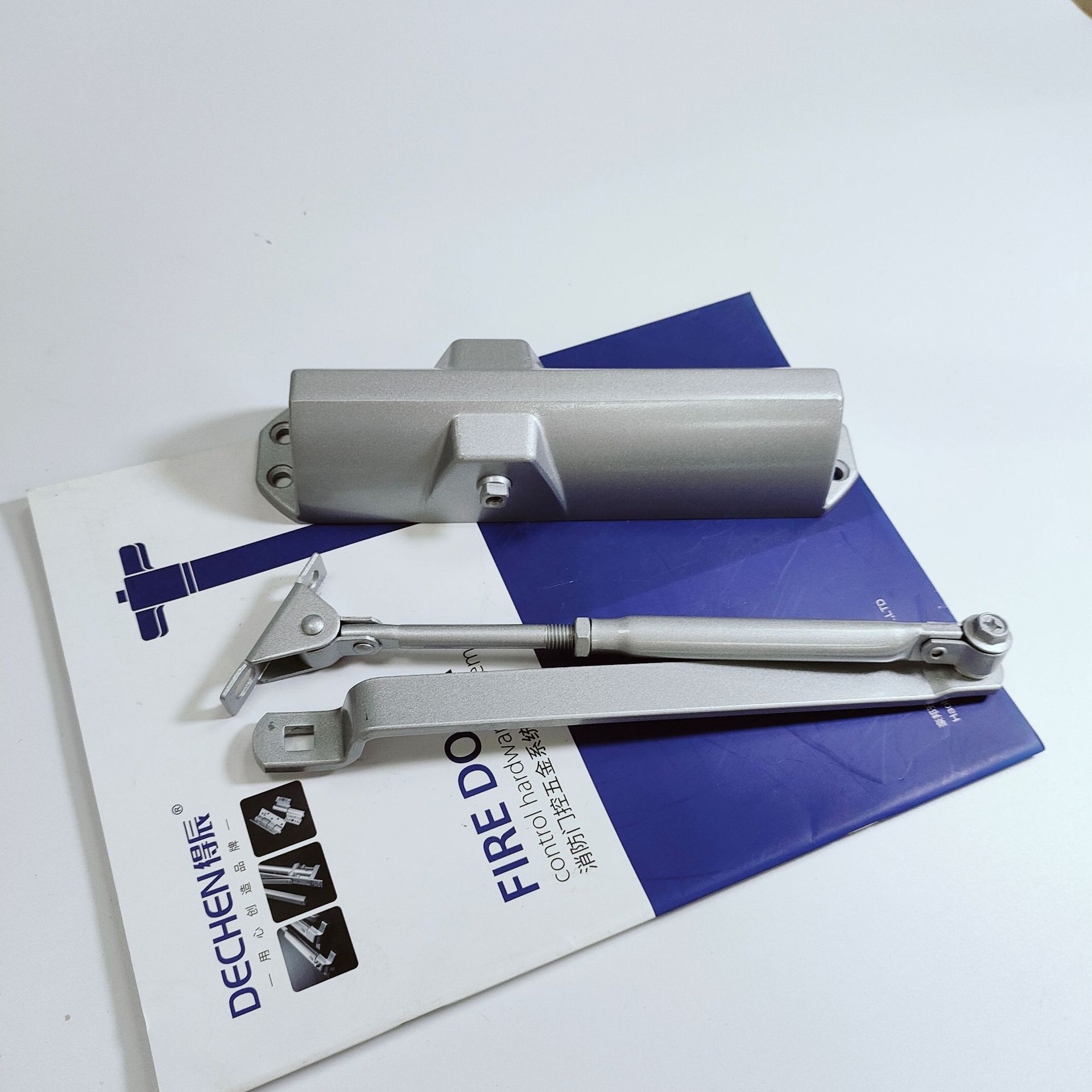 明装闭门器 双速度调节缓冲铰链,KTV房专用Triangle Door Closer