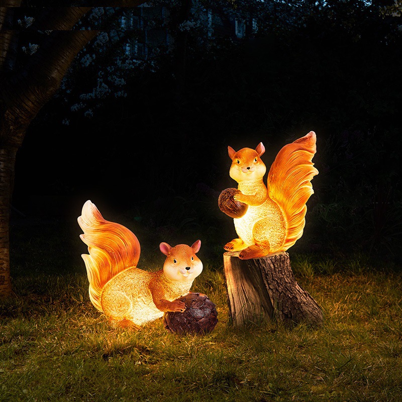 Outdoor Simulation Squirrel Lamp Literary Travel Courtyard Luminous Animal Lamp Park Landscape Resin Led Scenic Spot Lighting Decoration