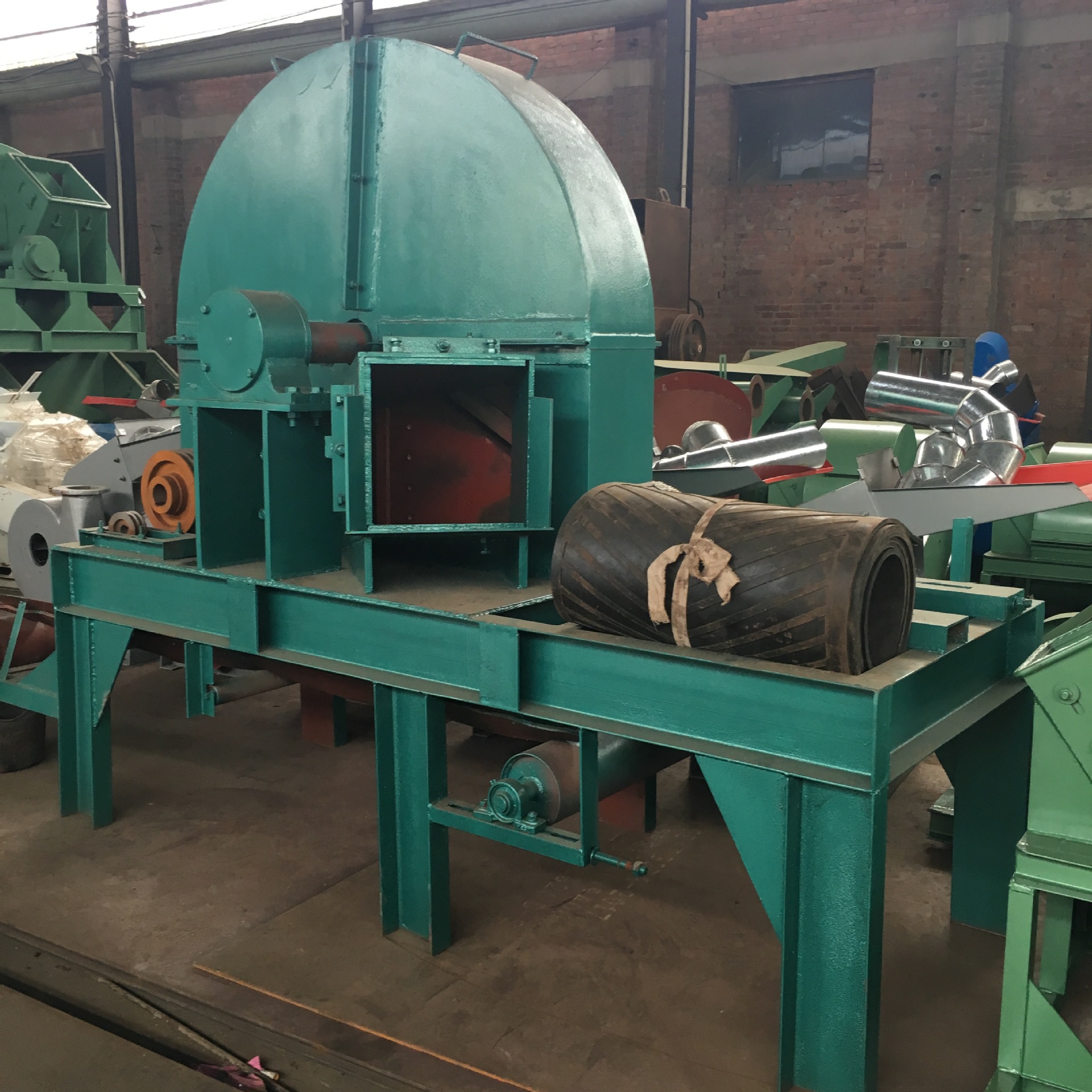 供应木材削片机园林果树削片机600型移动式竹子木材切片设备