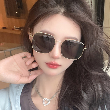 新款大框方形偏光太阳镜韩版潮女ins开车防紫外线网红同款墨2207