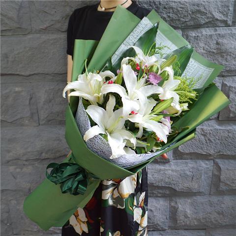 生日送百合花