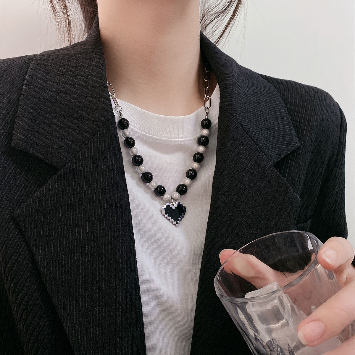欧美复古钛钢嘻哈风黑色爱心项链女黑白珍珠个性潮流wish风颈饰品