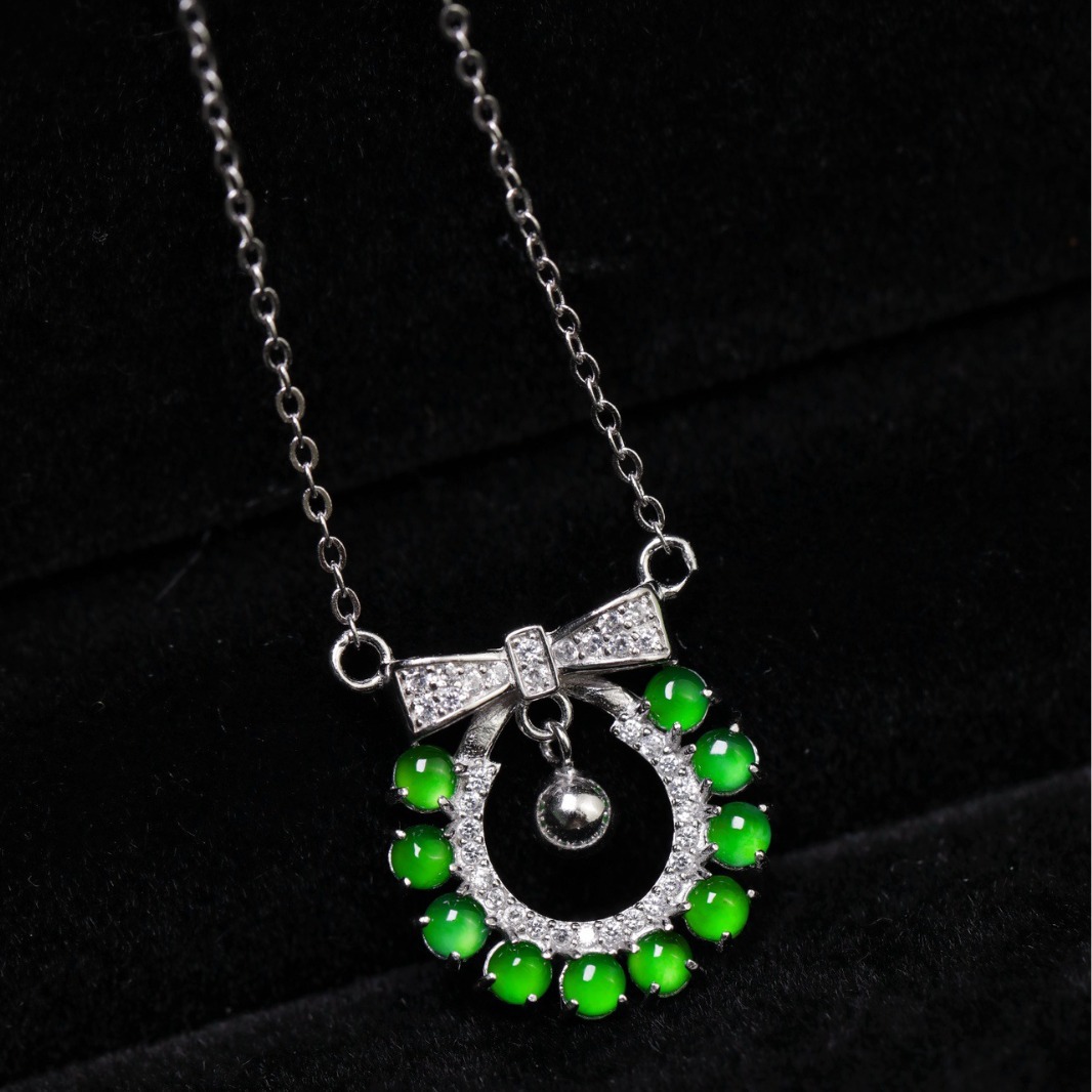 玉翡翠项链女长款阳绿危地马拉翡翠项链女高级感a品玉珠宝首饰