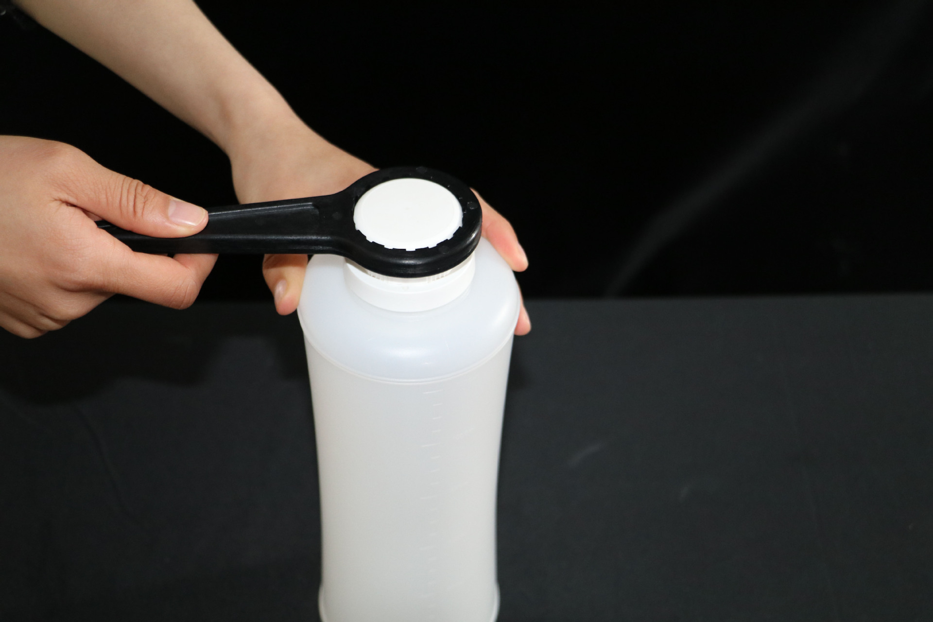 塑料桶20升25l30公斤化工桶堆码桶封盖开盖扳手紧固工具拧盖神器