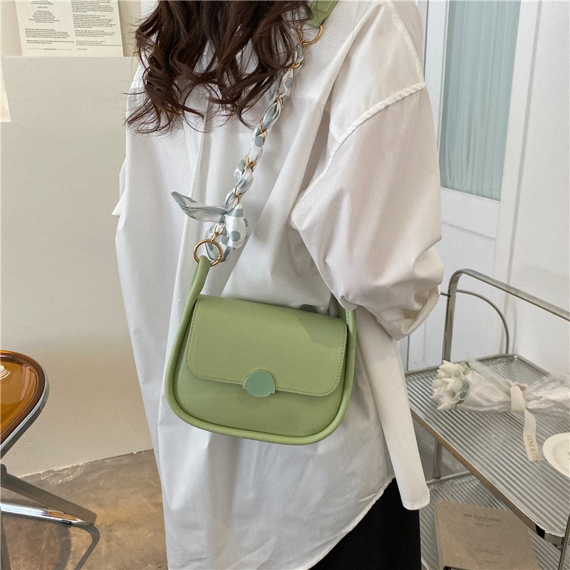 Korean Style Shoulder Bag 2022 New Fashion Simple Solid Color Chain Bag Versatile High Quality Commuter Silk Scarf Small Square Bag