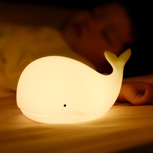 迷你卡通鲸鱼硅胶灯 儿童卧室床头拍拍灯伴睡护眼氛围灯创意礼品