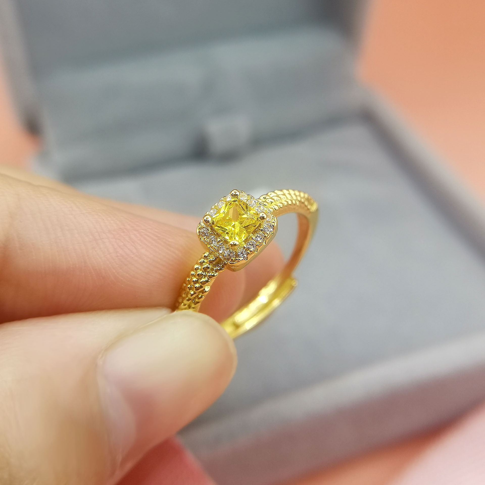 Minsheng Red Book Popular Small Sugar Cube Citrine Rhinestone Ring Light Luxury All-Match Female Niche Design Ins Style Ring