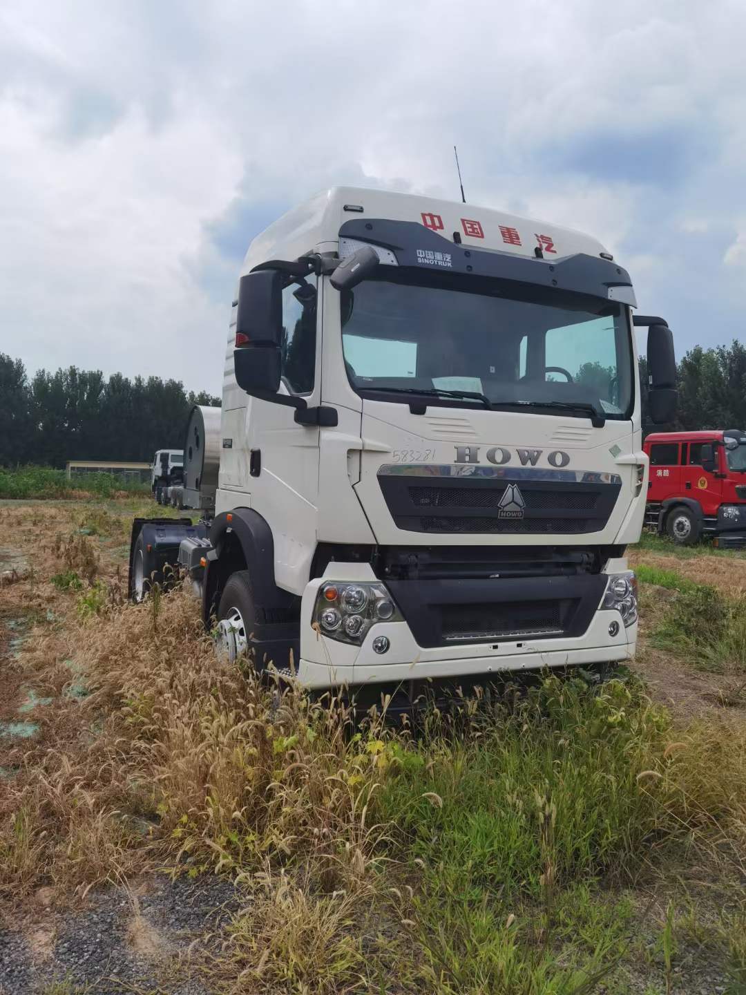 豪沃tx国六lng单驱牵引车