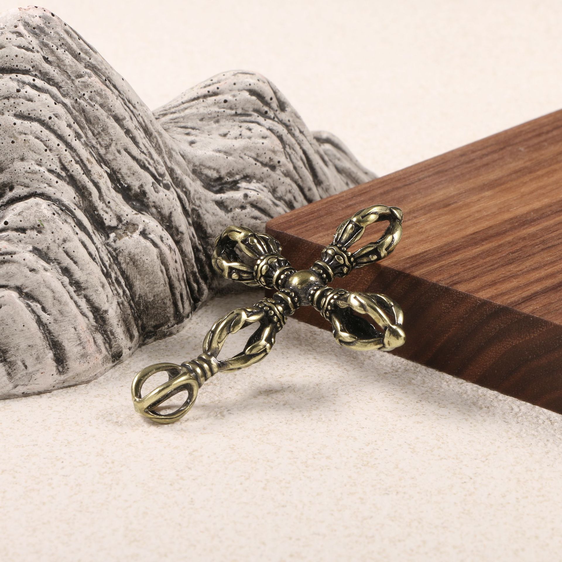 古玩老铜器杂项收藏仿古黄铜十字四股金刚杵降魔杵老物件一手货源