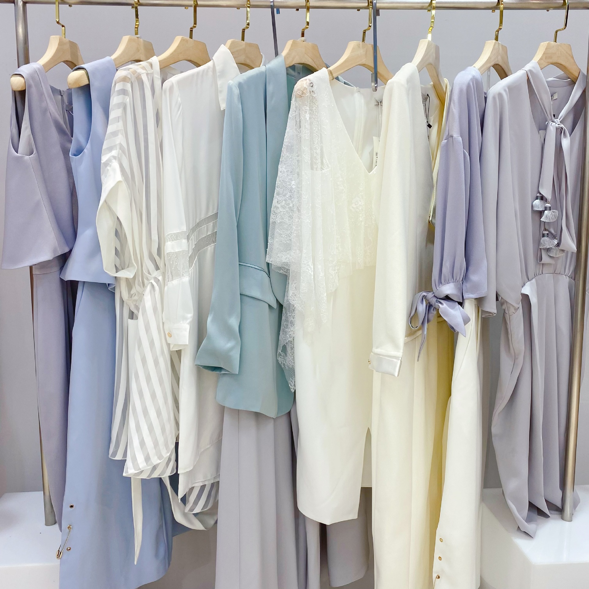 专柜撤柜伊芙丽品牌折扣女装直播货源清仓批发衣服夜市地摊尾货