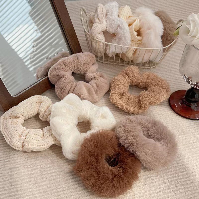 韩国温暖毛绒发圈秋冬款拼接发绳毛毛头绳批发复古猪大肠jk发饰女