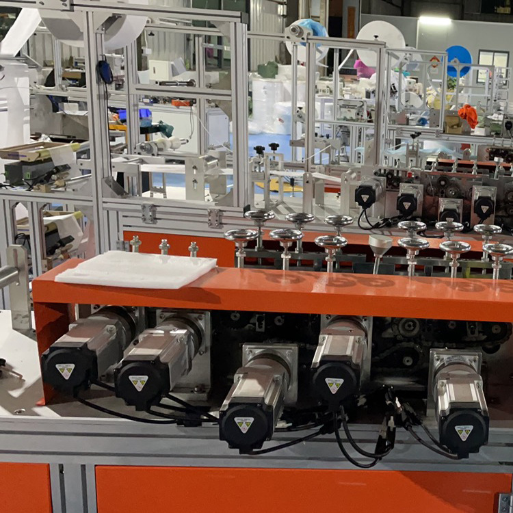 伺服定位平面口罩机 花布口罩尺寸可切换 三层无纺布口罩打片机