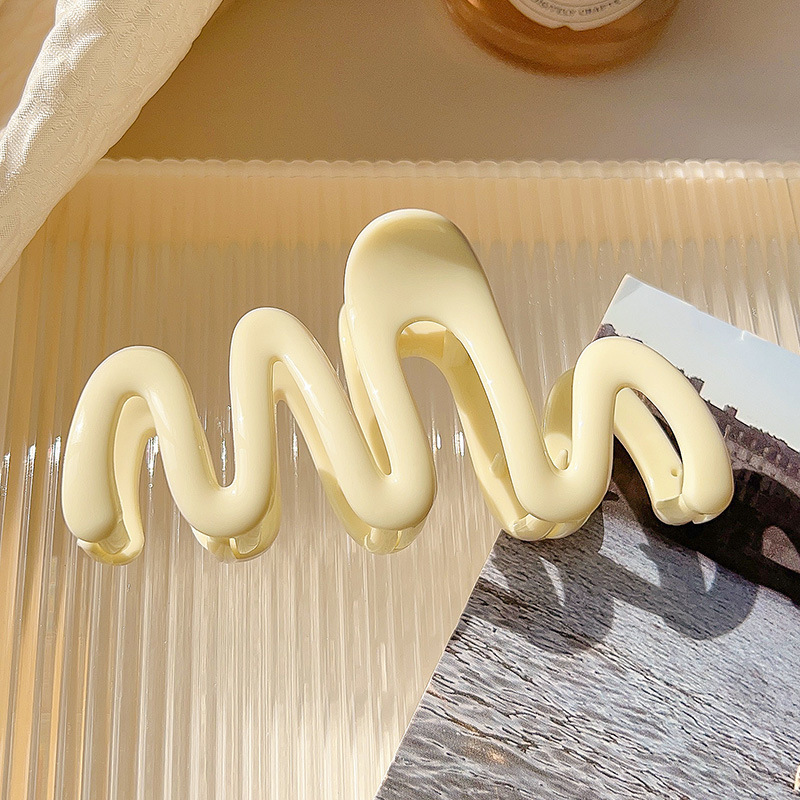 Cream Color Niche Design Wave Dopamine Grip Back Head Hair Claw Hair Clip Shark Clip Hair Accessories