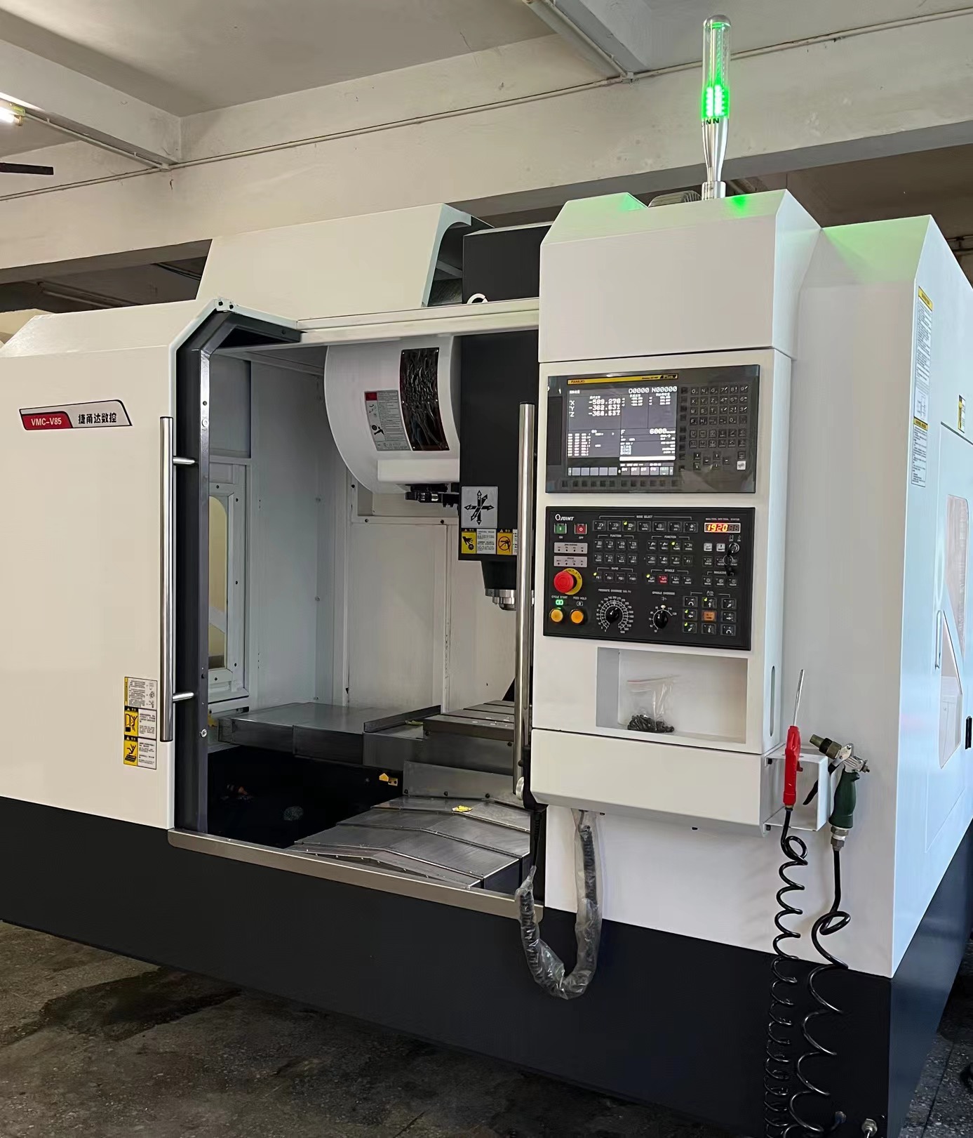 二手cnc加工中心,二手捷甬达v85加工中心机,二手机床发那科mf