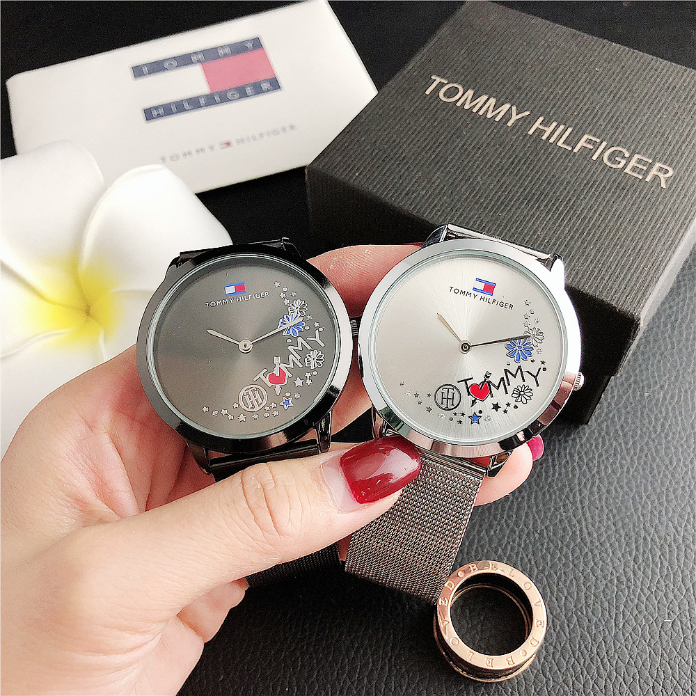 爆款女学生手表卡韩版简约潮流运动休闲男大气复古学院风情侣手表