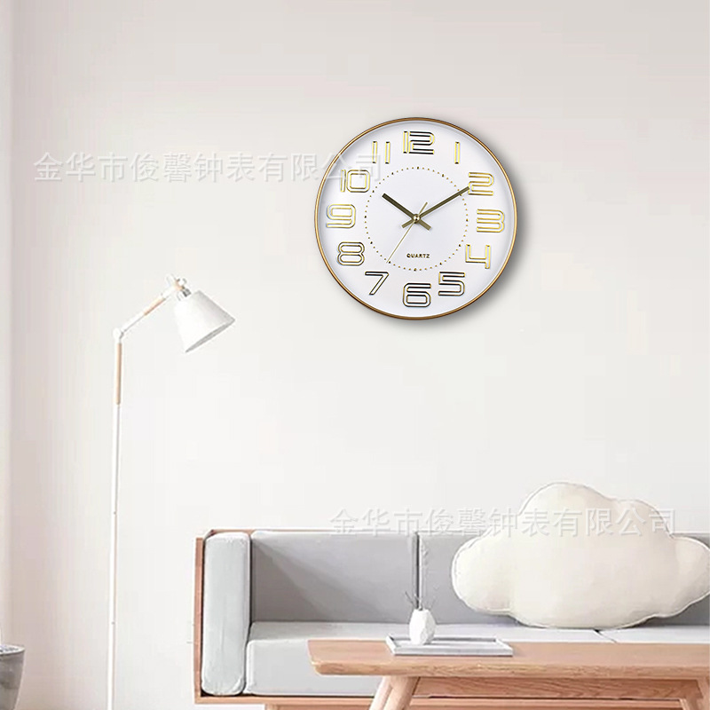12寸挂墙钟简约百搭走时精准静音挂钟个性创意字体清晰电子石英钟