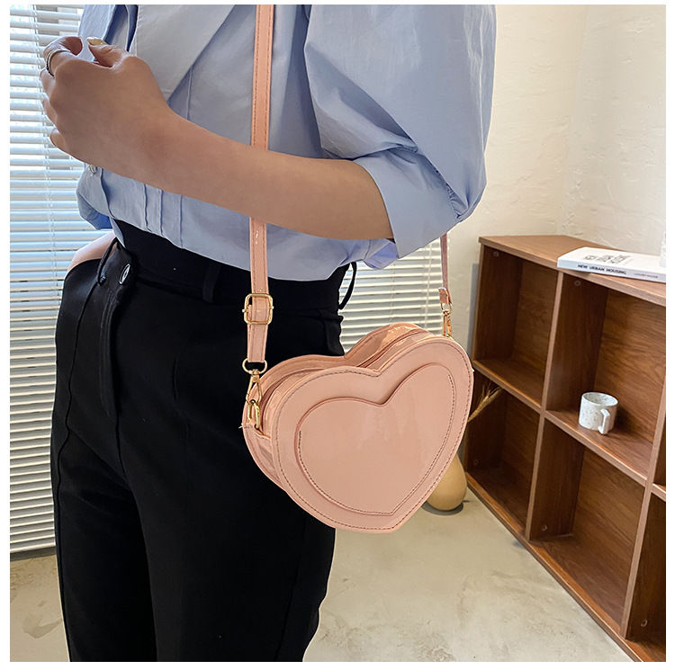 Cute Heart Small Bag Female 2021 New Fashion Messenger Bag Simple Western Style Popular Women's Bags Shoulder Bag