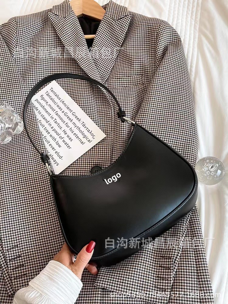 Summer New French Style Underarm Bag Portable Mid-Ancient Glossy Baguette Women's Bag One-Shoulder Versatile Storage Phone Bag