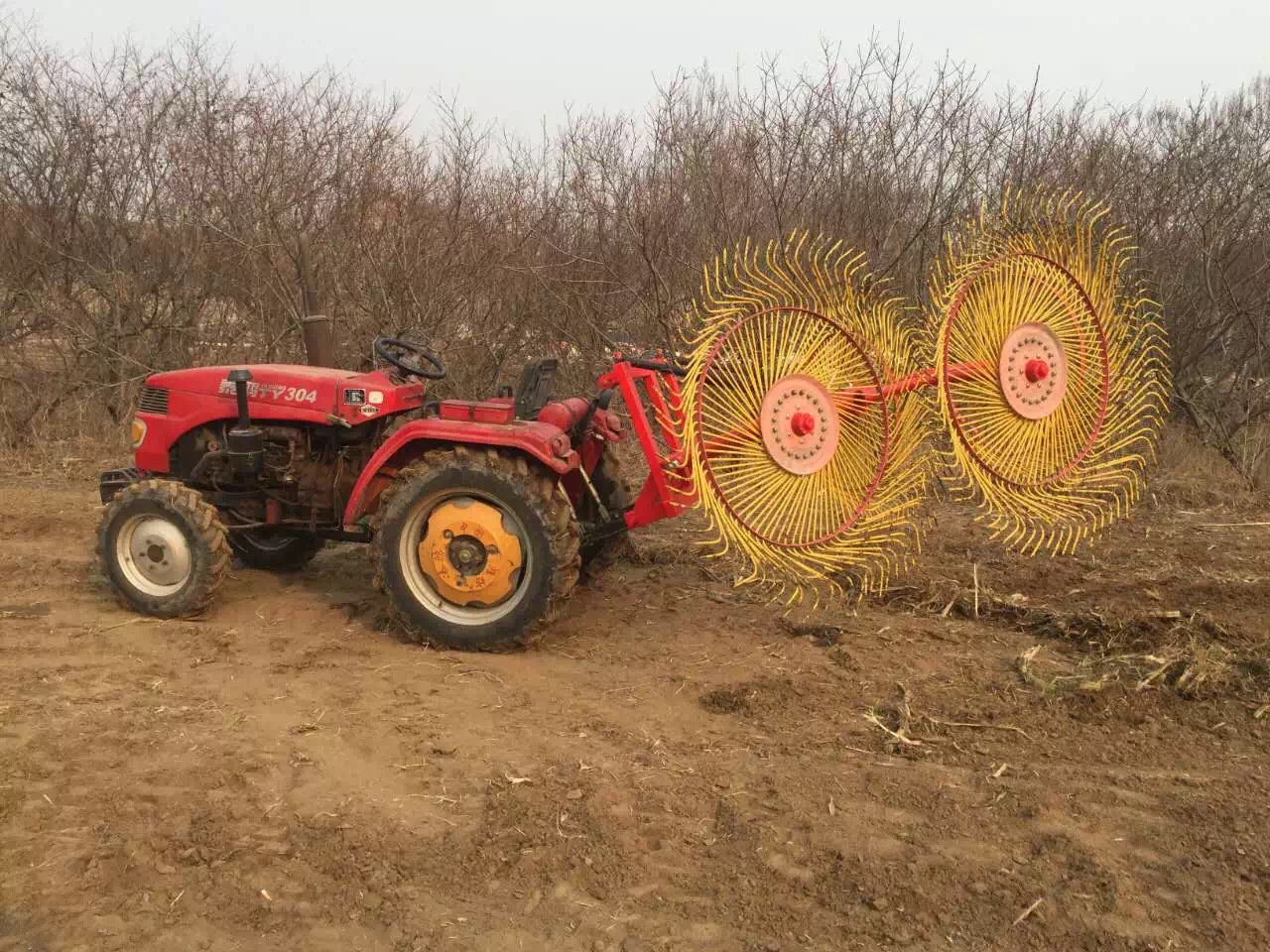 搂草机圆盘新型拖拉机悬挂指盘式收草牧草秸秆捡拾机6盘8盘多盘