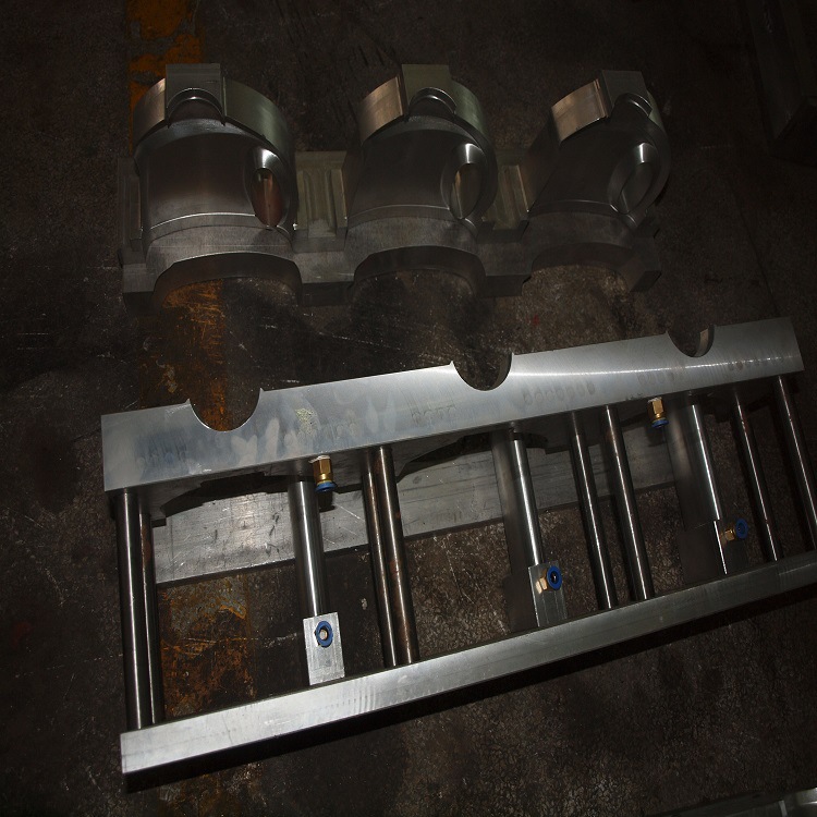 高速成型吹塑模具 成型速度快 中心距可调 一次搞定不用反复修模