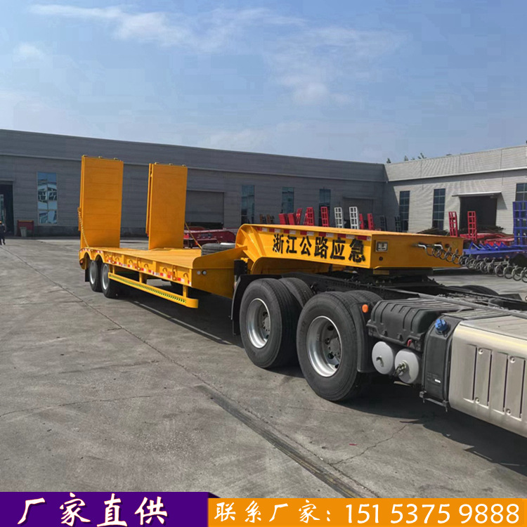 折叠式液压爬梯低平板半挂车 双节液压爬梯钩机板半挂车 4米5爬梯