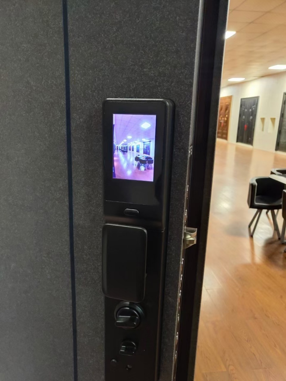 防盗门宅配现代简约智能入户门带嵌入式指纹密码锁安全门甲级工厂