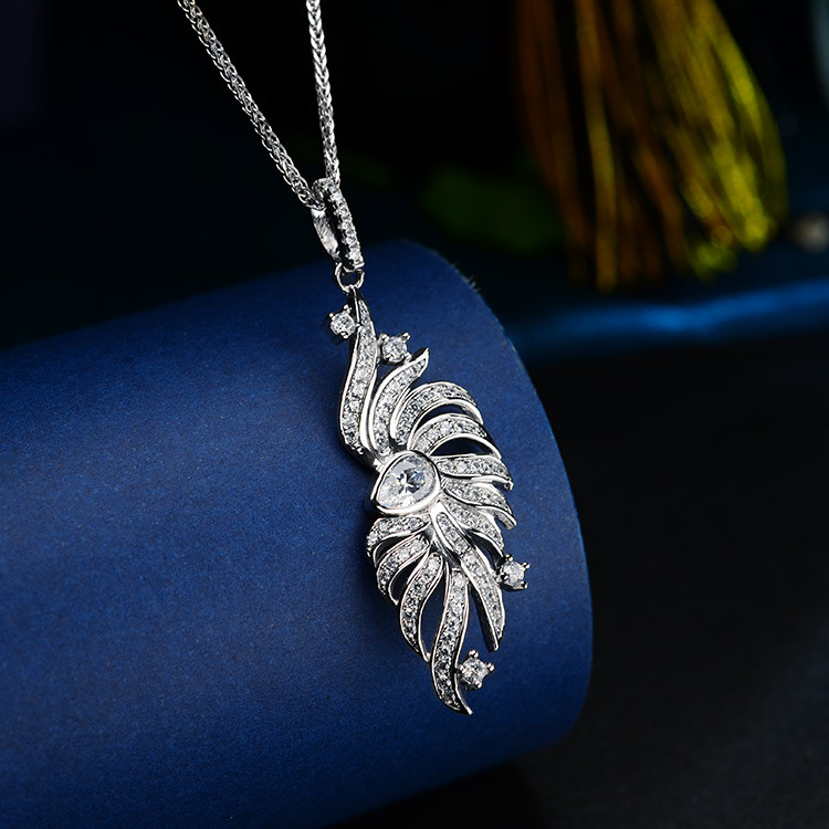 s925银镀18k金精工羽毛形吊坠女5a锆石仿钻项链欧美时尚轻奢出口