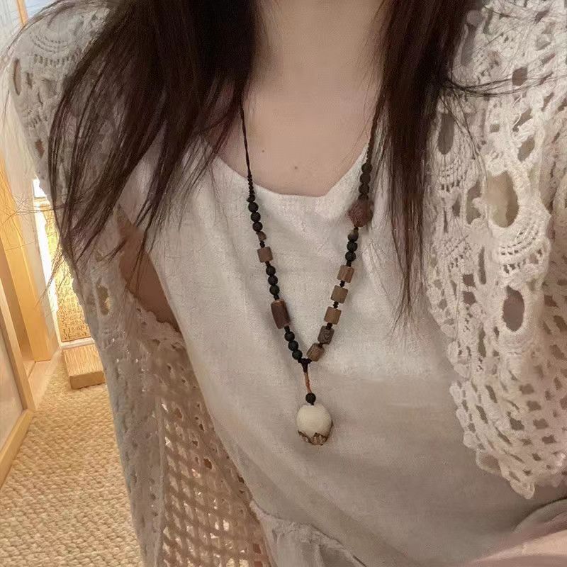 New Chinese Style Dried Wood Fengchun Long Wooden Bead Bodhi Necklace for Men and Women Retro Minority Design Sense Antique Net Red Jewelry