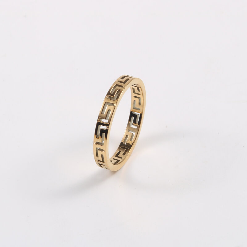 镂空长城纹路戒指 钛钢电镀18k金