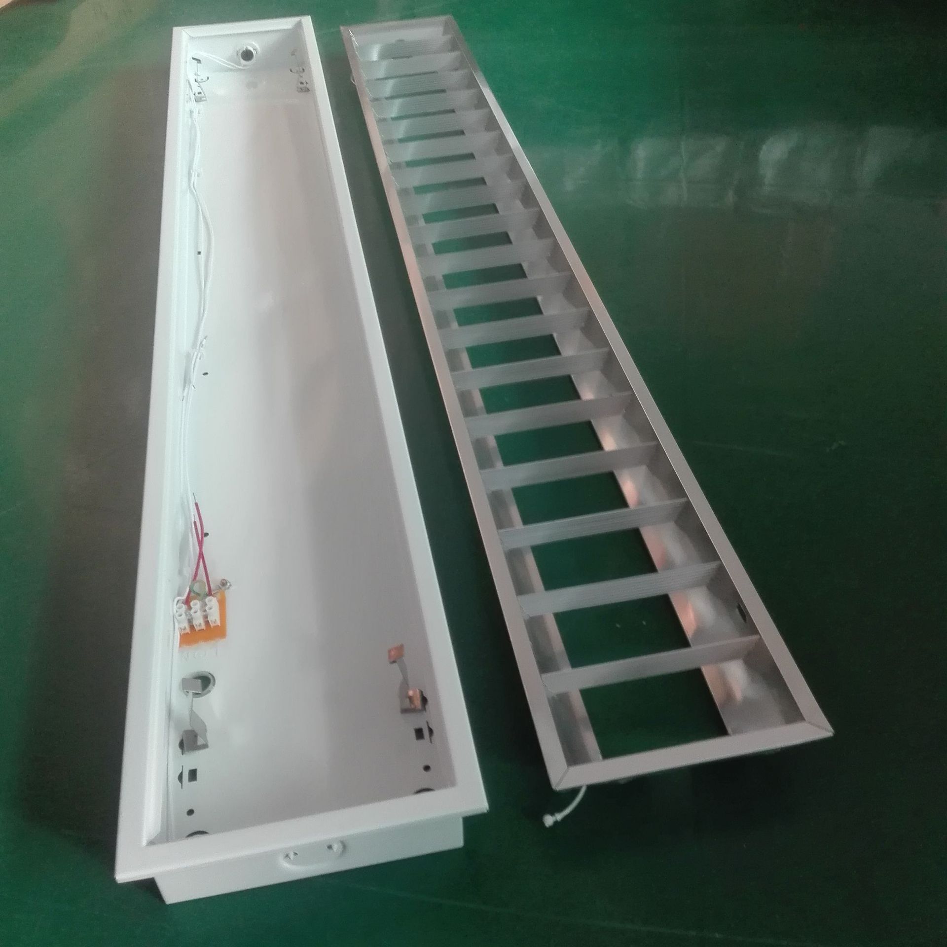 t5/t8led走廊格栅灯 18w应急吸顶式格栅灯 单管荧光灯盘厂家直销