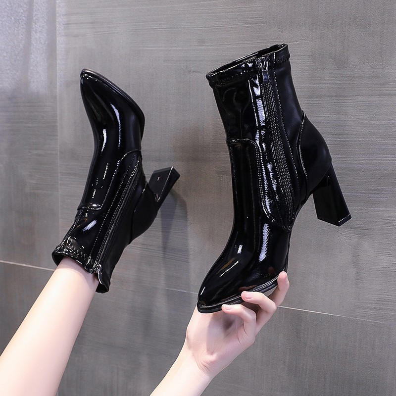 大码粗跟马丁靴女高跟短靴秋冬新款女鞋女靴时装短筒尖头漆皮靴