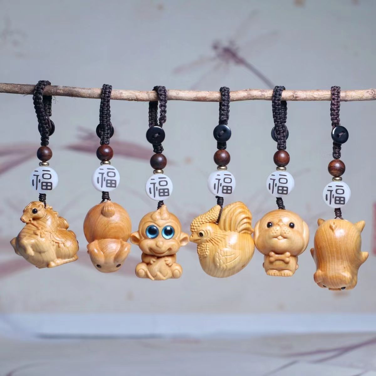 Popular Arborvitae Wood Carving Creative Cute Men and Women Zodiac Keychain Mobile Phone Pendant Crafts Crafts Wholesale