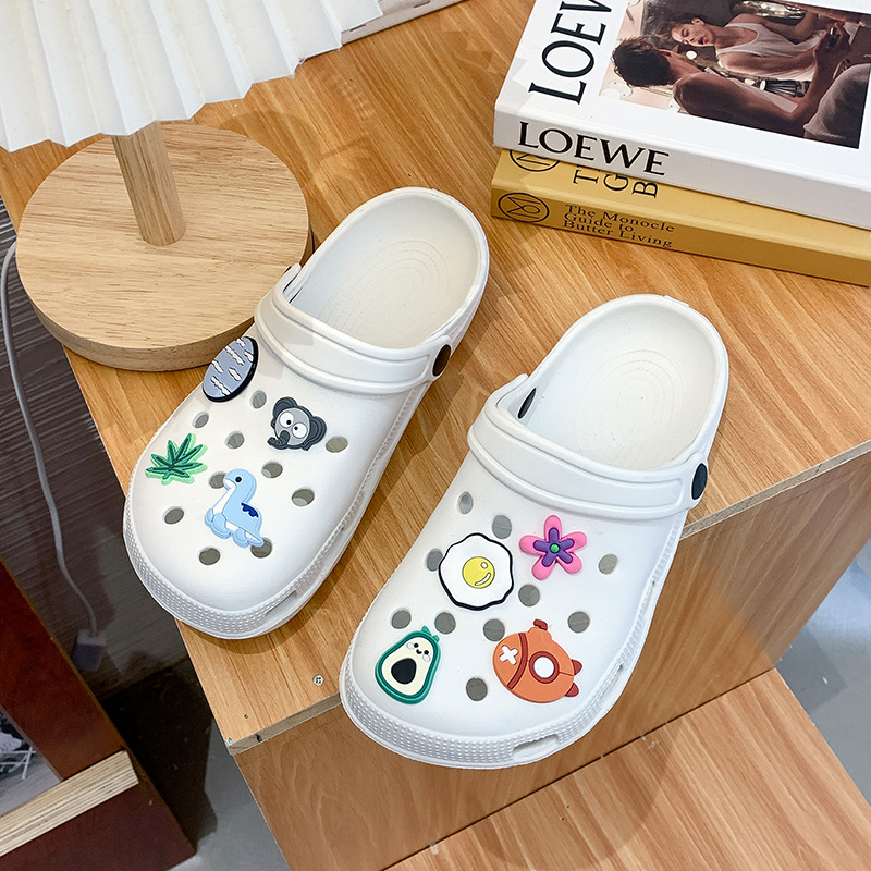 Soft-Soled Nurse Hole Shoes Women's Fashionable Cute Cartoon Sandals Summer Outerwear Non-Slip Platform Beach Shoes