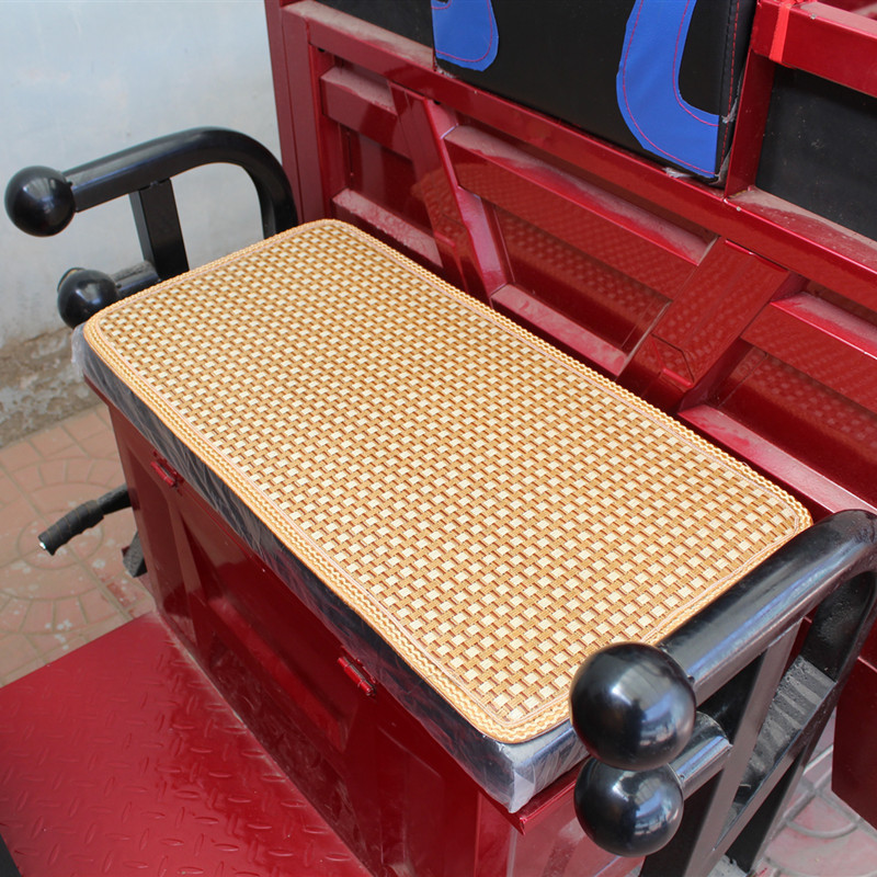 电动三轮车坐垫夏季隔热座垫加厚透气防潮四季三轮车通用垫子